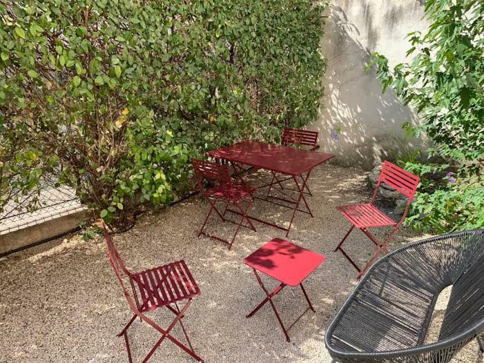 Les Cigales LʼIsle-sur-la-Sorgue Exterior foto